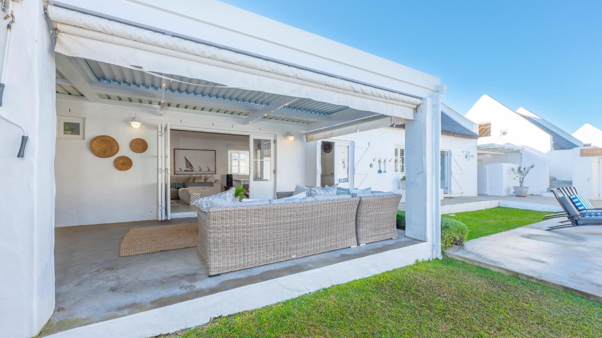 Bliss On The Bay Villa Струисбай Екстериор снимка